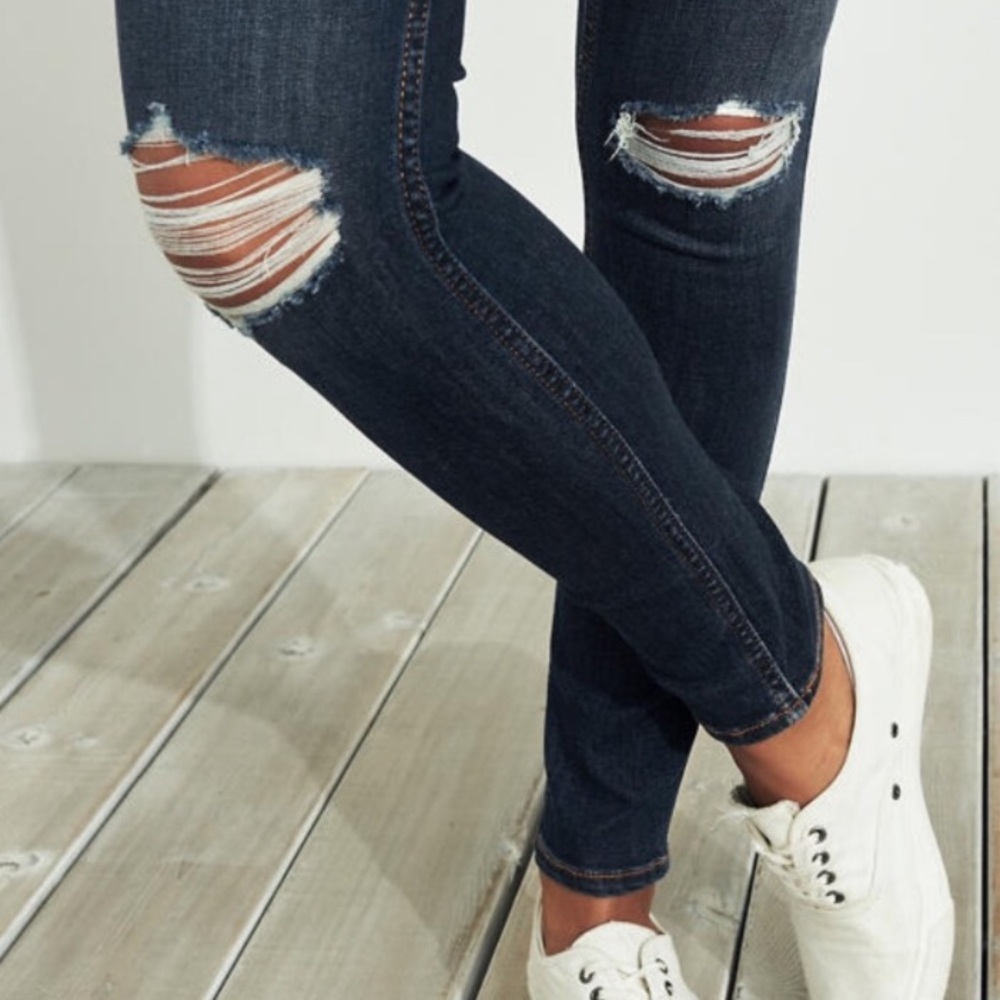 NWT Ripped Knee Dark Denim Jeans - Picture 6 of 6